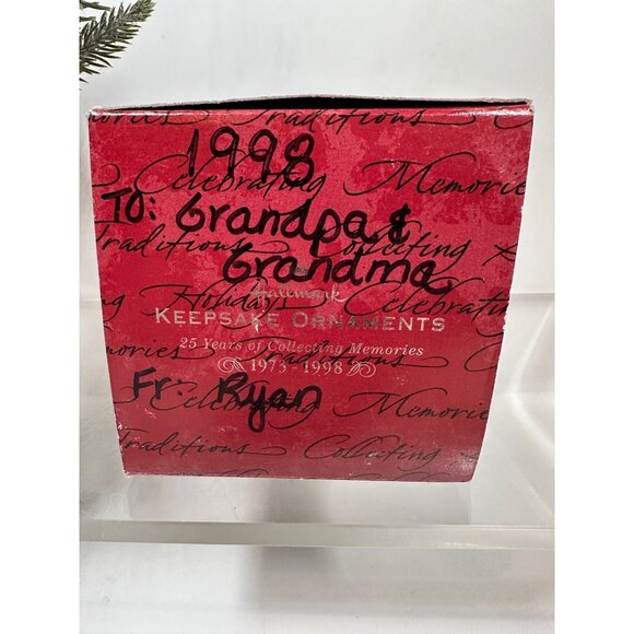 Hallmark Keepsake Glass Ornament "Memories Of Christmas" 1998 Bringing Home Tree - Picture 8 of 8